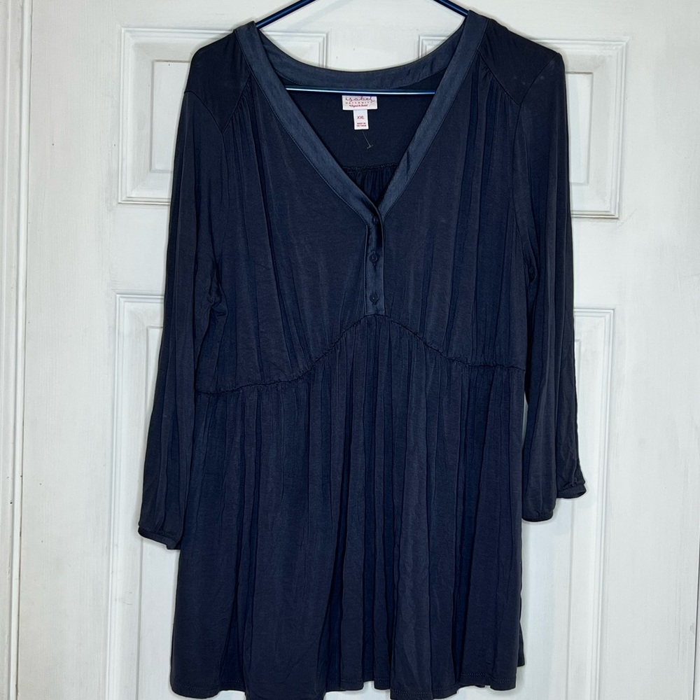 Brand new XXL Fowy Maternity shirt
